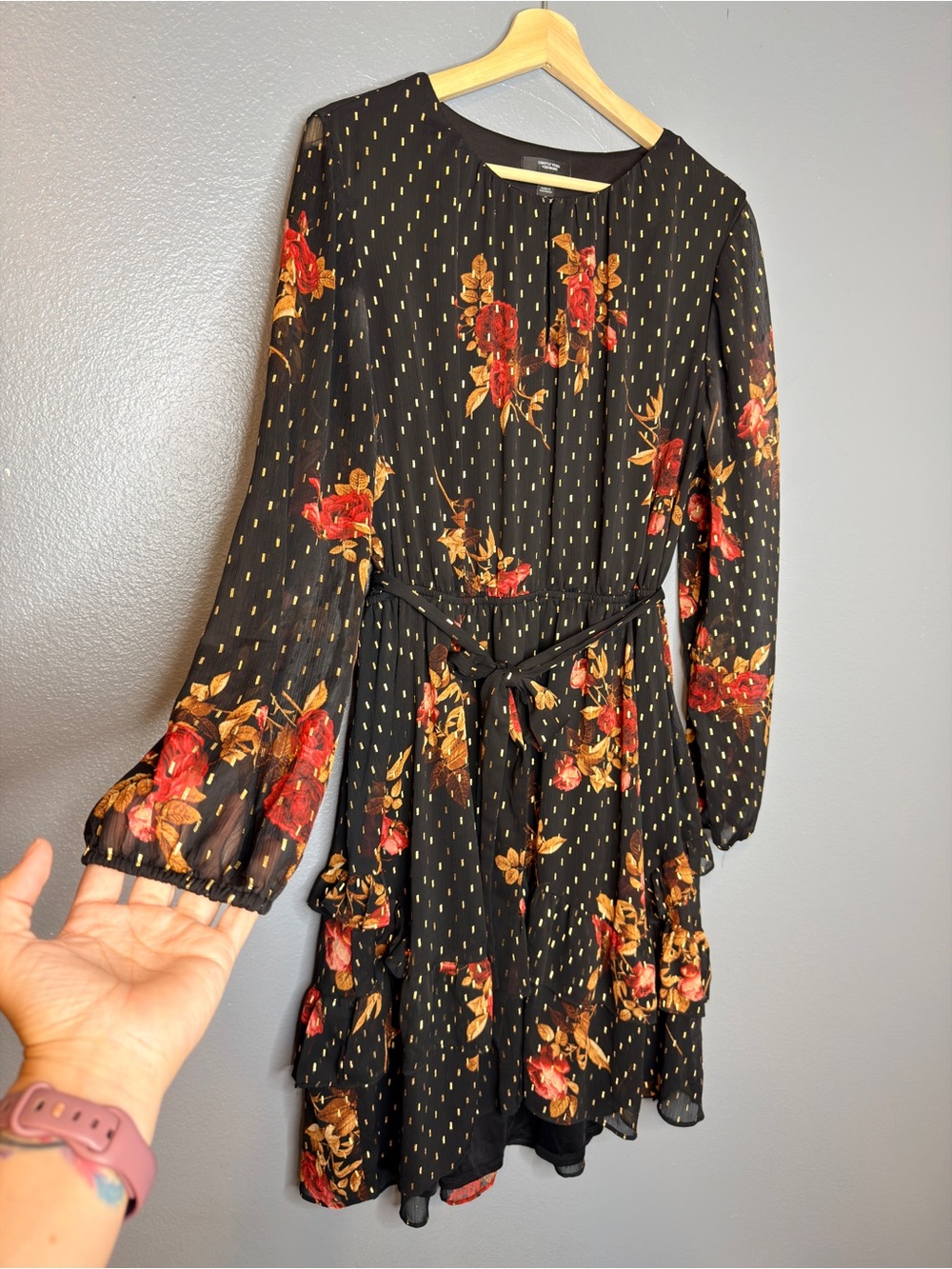 Simply Vera Vera Wang Black Floral Long Sleeve Tie-Waist Dress with Red & Gold